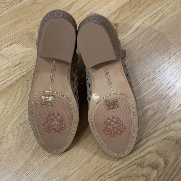 New Tan Vince Camuto booties in size 5.5. - Picture 3 of 6